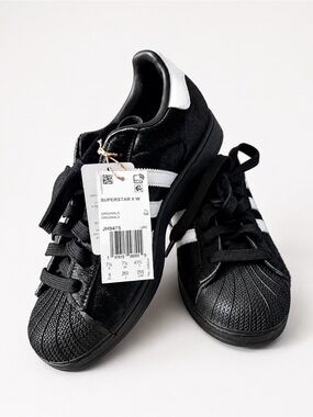 Adidas Superstar II W Sneakers, Black/White, Women’s Size 9